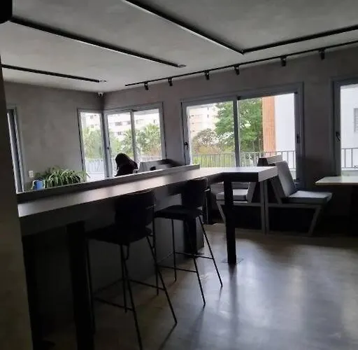 Studio Mobiliado, Com Garagem, 50M Metro Brooklin, Proximo Shopping Morumbi Em Sp