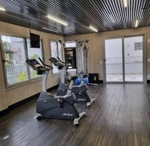 Studio Mobiliado, Com Garagem, 50M Metro Brooklin, Proximo Shopping Morumbi Em Sp
