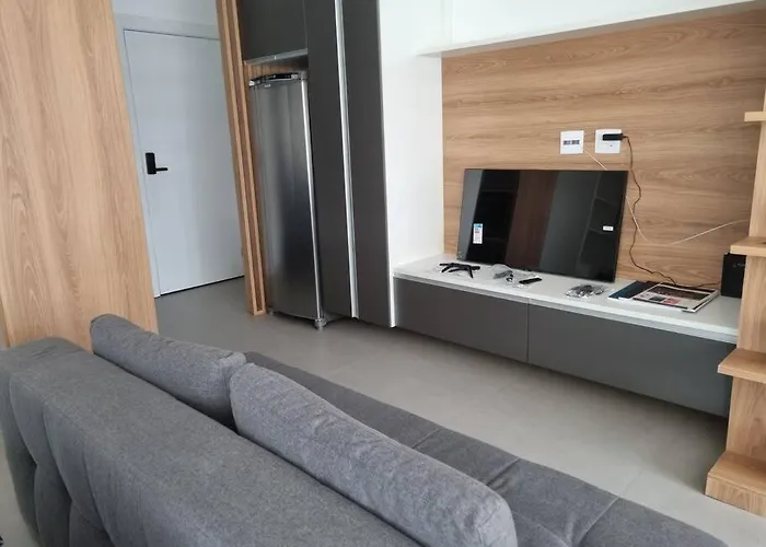 Studio Mobiliado, Com Garagem, 50M Metro Brooklin, Proximo Shopping Morumbi Em Sp